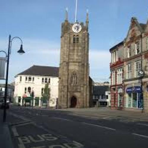 Picture showing Okehampton town centre with the church as the focus point