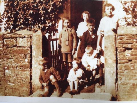 Snell family outside Middletown