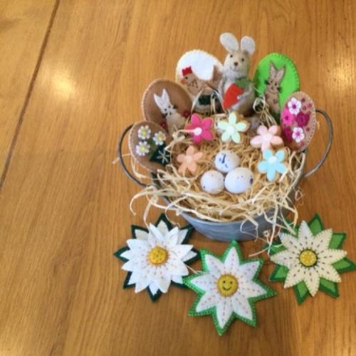 Picture of decorated easter eggs and daises